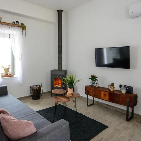 בית נופש Anassa Mountain House Émbonas